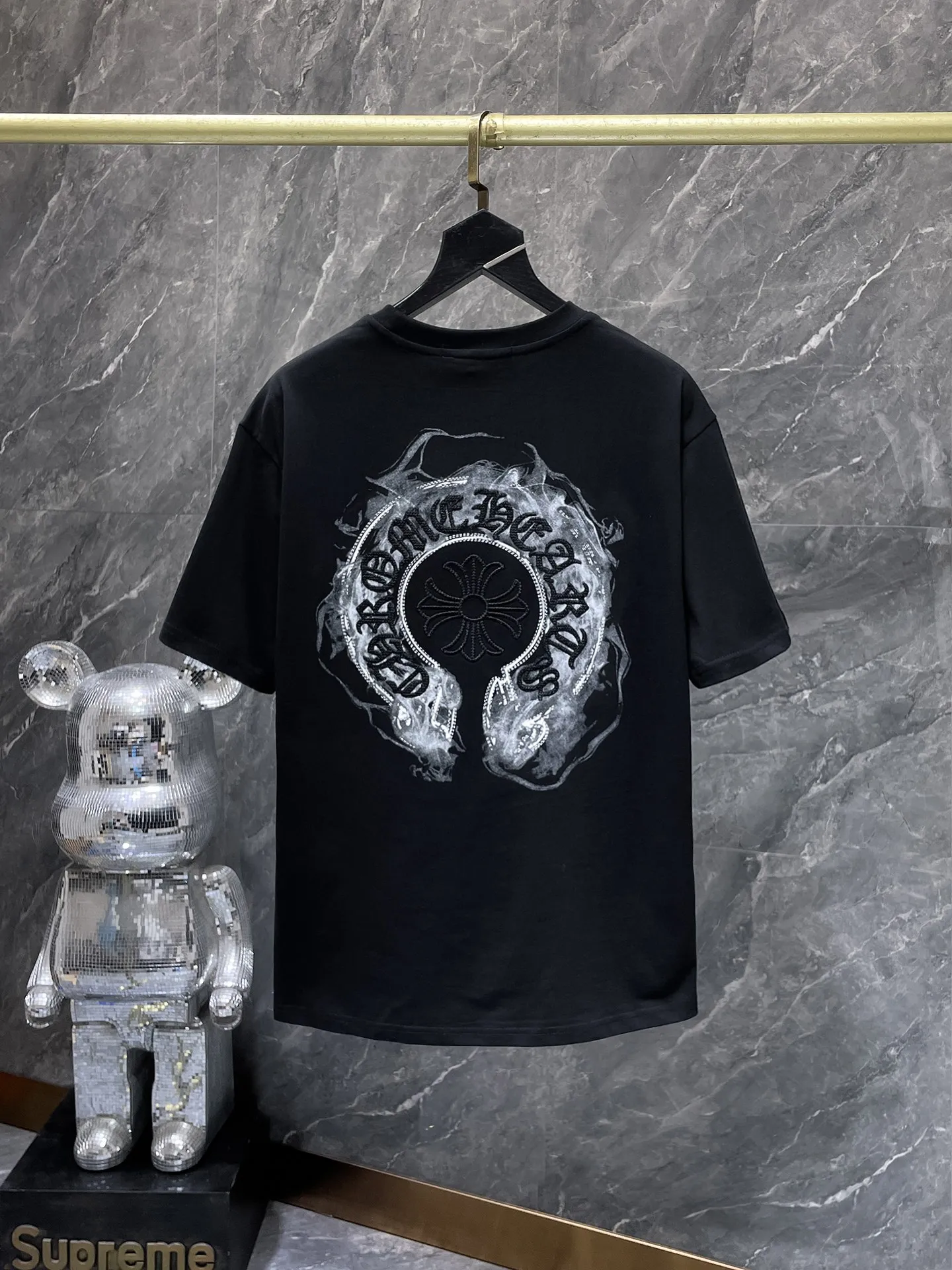 P166 New Chrome Hearts 25ss for summer. High-weight, environmentally friendly and high-quality top-grade fabric. 280g. Crocodile Sanskrit cross embroidery. Hand-painted short-sleeved. Vacuum embroidery method! Heavy embroidery! ! ! Tens of thousands of needles! ! Counter synchronization 1:1 replica version Recommended color: black white Code number: S, M, L, XL